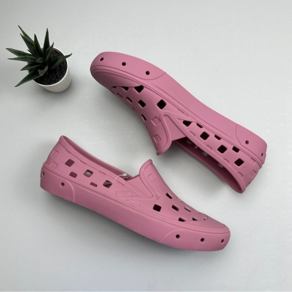 NEW VANS Slip-On TRK Shoe